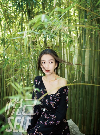 Angelababy杨颖时尚写真公开 生娃拿奖两不误.jpg